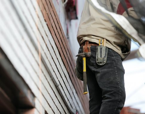 Lietuvoje papildomą darbą dirbančiųjų mažėja Lietuvoje papildomą darbą dirbančiųjų mažėja