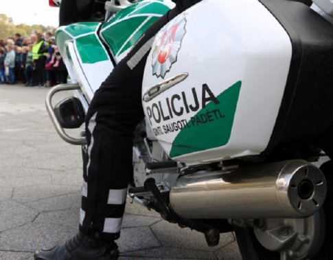 Tvarką prie mokyklų ir keliuose rugsėjo pirmąją savaitę užtikrins policija ir savanoriai Tvarką prie mokyklų ir keliuose rugsėjo pirmąją savaitę užtikrins policija ir savanoriai