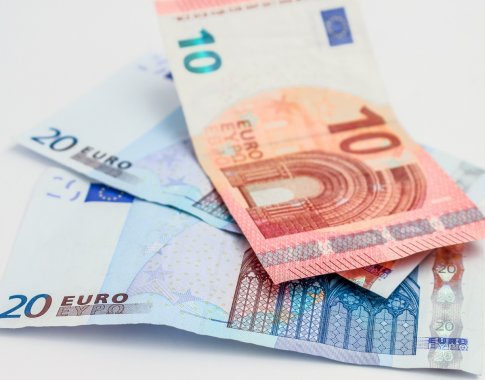Skirtumas tarp sostinės ir likusios Lietuvos darbo užmokesčio – 400 eurų