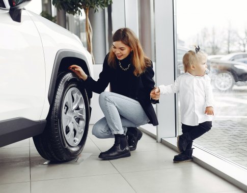 Ekspertai pataria: kaip nusiderėti naudoto automobilio kainą net iki 20 procentų?