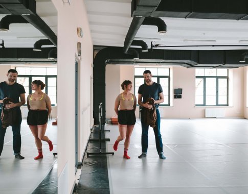 Filmo „Tu man nieko neprimeni“ aktoriai: „Melas, kad santykiams pakanka tik mylėti vienas kitą“