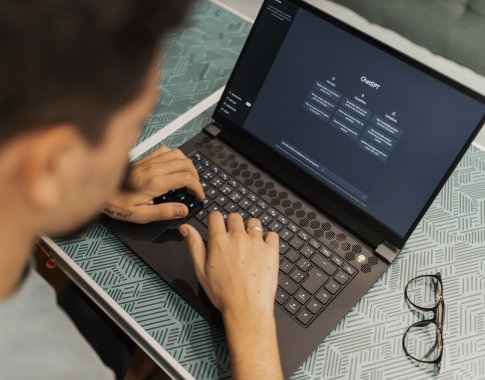 Dirbtinio intelekto progresas: „ChatGPT“ atpažins ne tik tekstą, bet ir balsą