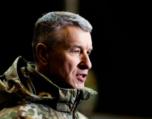 Lietuvos kariuomenės vadas už valstybinius pinigus nuomojasi butą iš savo sūnaus