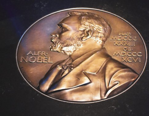 Nobelio chemijos premiją laimėjo trys mokslininkai už darbą nanokristalų srityje