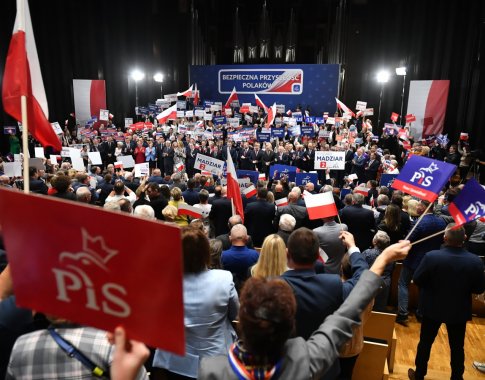 Rinkimų kampanija Lenkijoje užtvindyta dezinformacijos