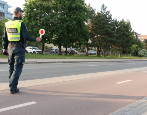 Pareigūnų profsąjunga kritikuoja Vidaus tarnybos statuto pokyčius: pertvarka vykdoma ne visai tiesiomis rankomis