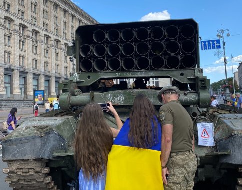 Rytų europiečiai reikalauja didesnių pastangų, kad būtų įgyvendintas ES planas dėl amunicijos tiekimo Ukrainai Rytų europiečiai reikalauja didesnių pastangų, kad būtų įgyvendintas ES planas dėl amunicijos tiekimo Ukrainai