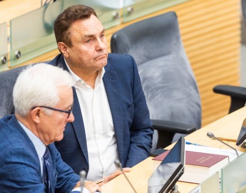 Po teisinės neliečiamybės panaikinimo – dar ir apkalta P. Gražuliui dėl piktnaudžiavimo tarnybine padėtimi Po teisinės neliečiamybės panaikinimo – dar ir apkalta P. Gražuliui dėl piktnaudžiavimo tarnybine padėtimi