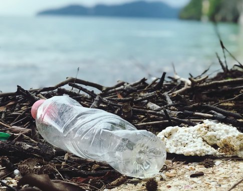 ES Parlamentas susitarė griežtinti taisykles plastiko pakuočių taršai pažaboti