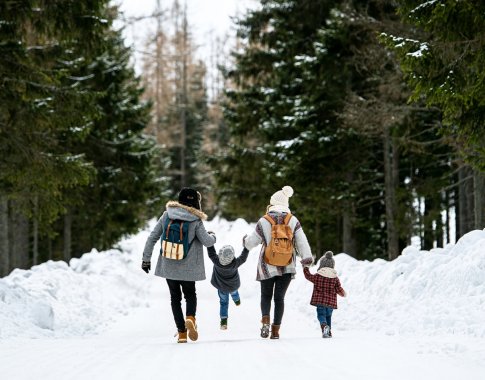 Prasmingas laikas su vaikais lauke: 10 įdomių veiklų paįvairinti savaitgaliui