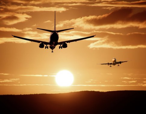 Saugumo spragos: vyras be bilieto ir paso lėktuvu iš Londono išskrido Niujorką Saugumo spragos: vyras be bilieto ir paso lėktuvu iš Londono išskrido Niujorką