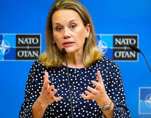JAV ambasadorė NATO: nematome, kad Rusijos ataka prieš Baltijos šalis būtų neišvengiama