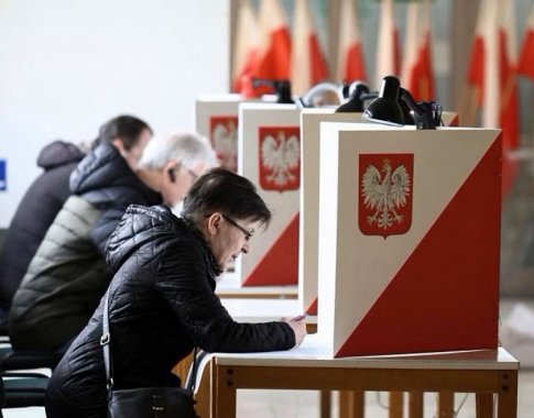 Lenkijoje vietos valdžios rinkimus laimi opozicinė Teisės ir teisingumo partija Lenkijoje vietos valdžios rinkimus laimi opozicinė Teisės ir teisingumo partija