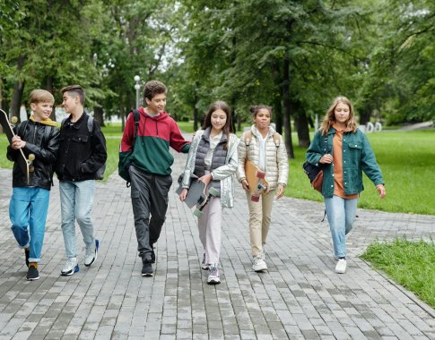 Lietuvoje mokiniai juda per mažai – kokią naudą teikia trumpi pasivaikščiojimai kasdien?