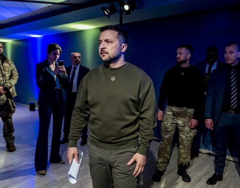 V. Zelenskis apie rusų puolimą: gavus naujų ginklų, Ukraina perims iniciatyvą V. Zelenskis apie rusų puolimą: gavus naujų ginklų, Ukraina perims iniciatyvą