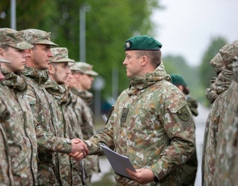 Seimas pritarė karinės prievolės reformai: jaunuolius šauks iš karto po mokyklos Seimas pritarė karinės prievolės reformai: jaunuolius šauks iš karto po mokyklos