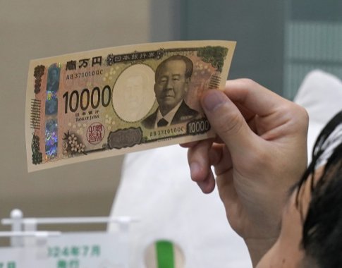Japonija pirmą kartą per 20 metų išleido naujus pinigų banknotus Japonija pirmą kartą per 20 metų išleido naujus pinigų banknotus