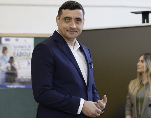 Rumunijos kraštutinių dešiniųjų pažiūrų kandidatas G. Simionas laimėjo pirmąjį prezidento rinkimų turą Rumunijos kraštutinių dešiniųjų pažiūrų kandidatas G. Simionas laimėjo pirmąjį prezidento rinkimų turą