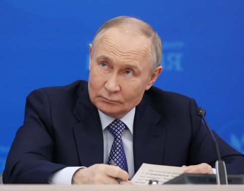 Menki V. Putino pažadai: pats paskelbė paliaubas, bet ir toliau bombarduoja Ukrainą Menki V. Putino pažadai: pats paskelbė paliaubas, bet ir toliau bombarduoja Ukrainą