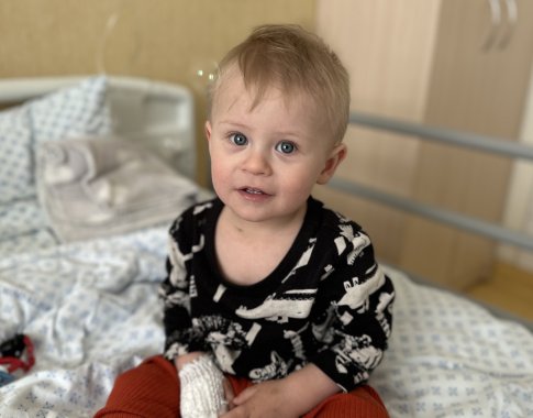Akies vėžiu susirgusio 1,5 m. Adomo mama: „Aš norėčiau pabusti iš šio baisaus sapno“ Akies vėžiu susirgusio 1,5 m. Adomo mama: „Aš norėčiau pabusti iš šio baisaus sapno“
