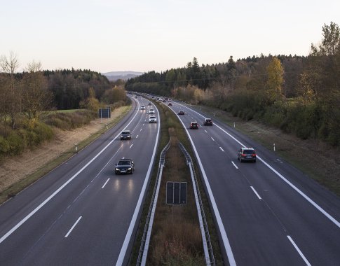 Nuo liepos įsigalios svarbus pakeitimas: dalis vairuotojų nebegalės naudotis savo automobiliais Nuo liepos įsigalios svarbus pakeitimas: dalis vairuotojų nebegalės naudotis savo automobiliais