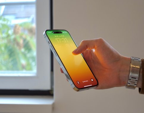 Jei „iPhone“ telefonai bus gaminami JAV, jų kaina gali išaugti triskart Jei „iPhone“ telefonai bus gaminami JAV, jų kaina gali išaugti triskart