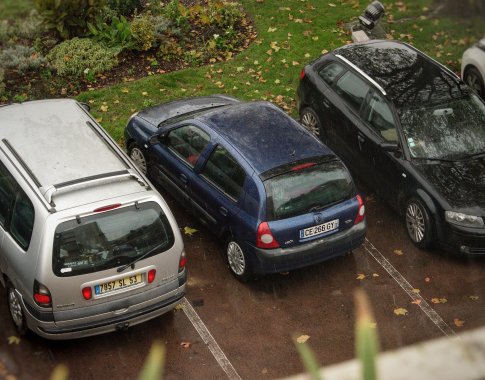 Nuo liepos sostinėje brangs automobilių stovėjimas Nuo liepos sostinėje brangs automobilių stovėjimas