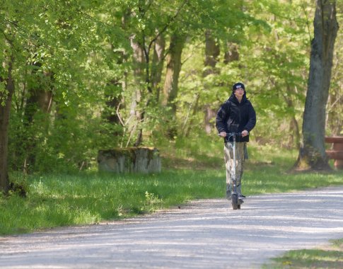 Vasarą išauga elektrinių paspirtukų sukeltų gaisrų pavojus: kelios svarbios taisyklės sumažins riziką Vasarą išauga elektrinių paspirtukų sukeltų gaisrų pavojus: kelios svarbios taisyklės sumažins riziką