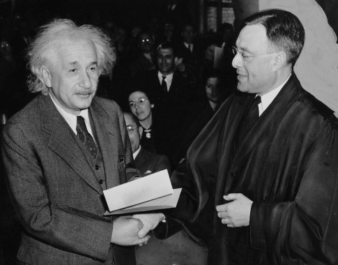 Vokietijoje išleidžiama paskutiniųjų pokalbių su A. Einsteinu knyga Vokietijoje išleidžiama paskutiniųjų pokalbių su A. Einsteinu knyga