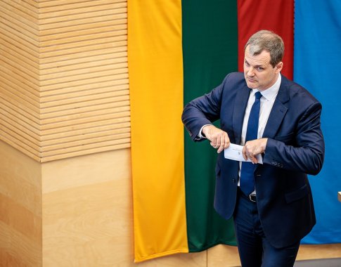 Premjeras yra pasiskolinęs 200 tūkst. eurų iš savo įmonės „Emus“
