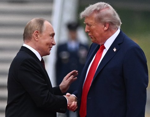 Baltieji rūmai: V. Putinas pažadėjo susitikti su V. Zelenskiu