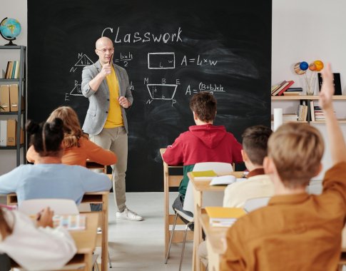 Kokią vertę valstybei sukuria mokytojas? Gali siekti milijonus eurų