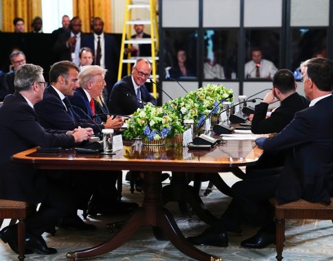 D. Trumpas: saugumo garantijas Ukrainai suteiks Europa, bet dalyvaus ir JAV