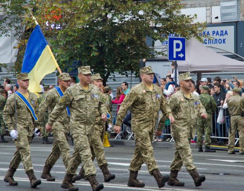 Ukraina sušvelnino draudimą 18-22 metų amžiaus vyrams keliauti į užsienį