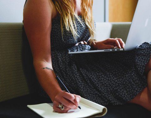 Kaip suderinti darbą ir mokslus: svarbiausios darbuotojų teisės