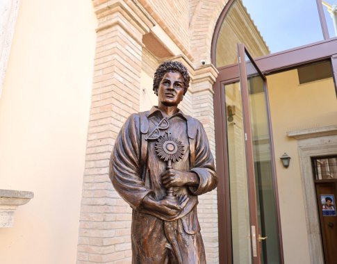 Popiežius Leonas XIV pirmuoju šventuoju pripažino italų paauglį