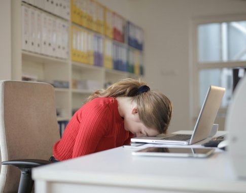 Švelni, liekna, sėkminga – ir išsekusi: „tobulumo“ kaina moterims