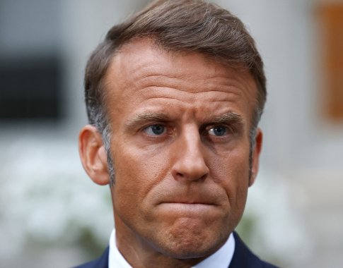 Macronas: Luvro apiplėšimas – išpuolis prieš Prancūzijos paveldą