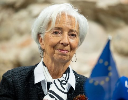 ECB pirmininkė: pasaulio ekonomika dar pajus muitų sukeltus skausmus