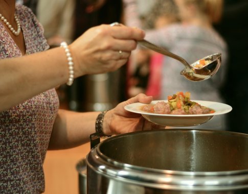 JAV tęsiantis vyriausybės uždarymui milijonai amerikiečių gaus sumažintą maisto pagalbą