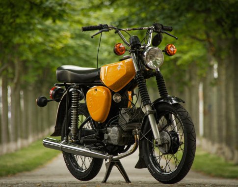 Sugriežtinti reikalavimai mopedų ir mažųjų automobilių vairuotojams