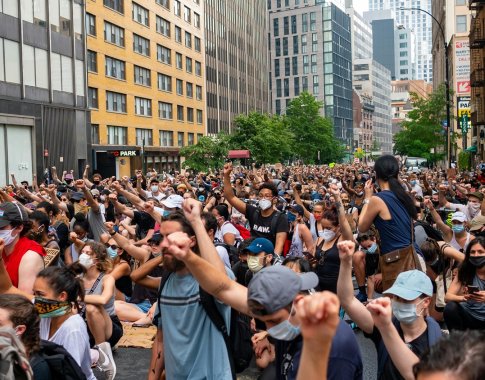 Visuotinė krizė – iššūkis individui ir visuomenei