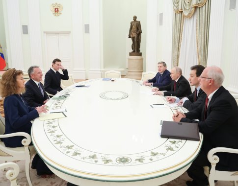 Lenkijos ministras: silpna ekonomika privers Putiną derėtis dėl taikos