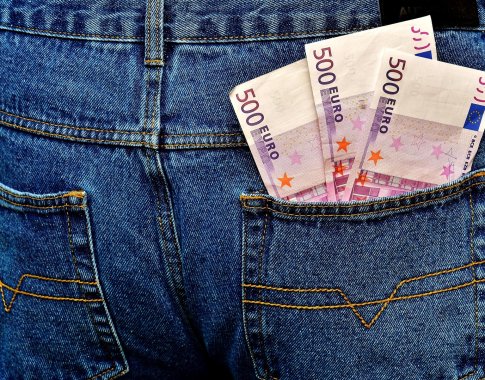 Kai staiga padaugėja pinigų: eksperto patarimai, kaip neprarasti šalto proto