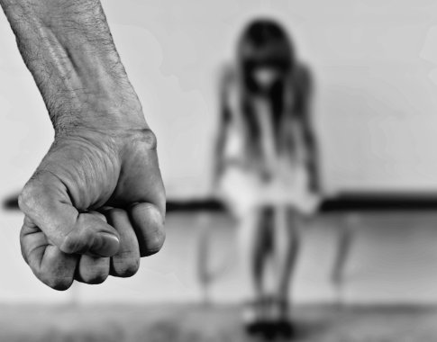 Vaiko teisių gynėjai užtikrins ilgalaikę pagalbą seksualinį smurtą patyrusiems vaikams