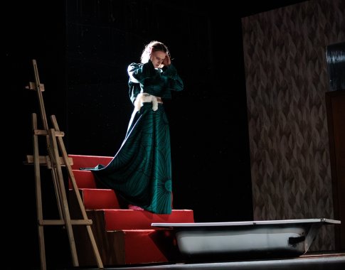 Aktorė Gabrielė Andruškevič: Prie Vilniaus senojo teatro turėtų stovėti ne Smetona, o šuo Makbetas