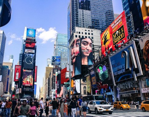 JAV išskirtinumas silpnėja, tačiau baimės dėl „Sell America“ scenarijaus – ankstyvos