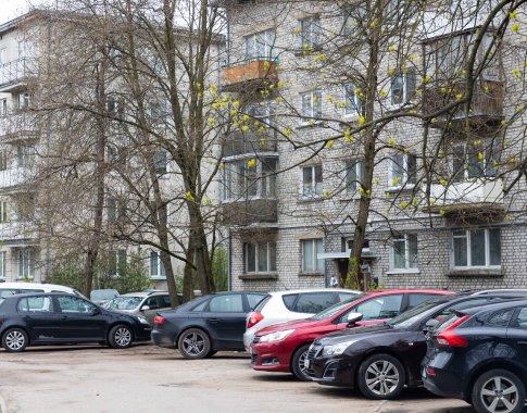 Siūloma galimybė gyventojams išpirkti savivaldybės būstus