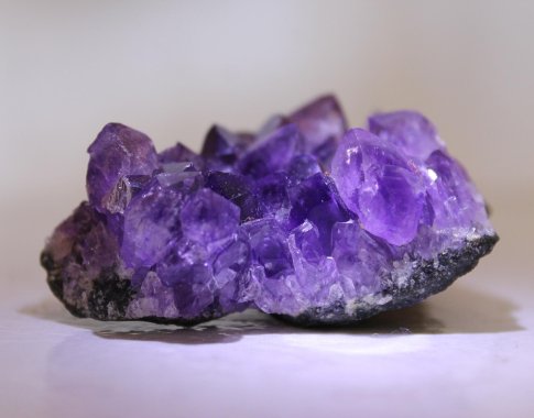 Papuošalai su ametistu: ką jie reiškia?