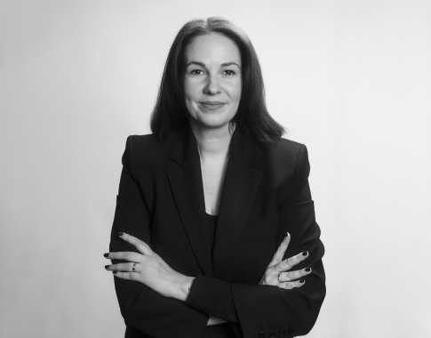 Režisierė Laura Kazbaraitė: „Sistemos nesugenda per naktį, jas formuoja tylūs pritarimai“